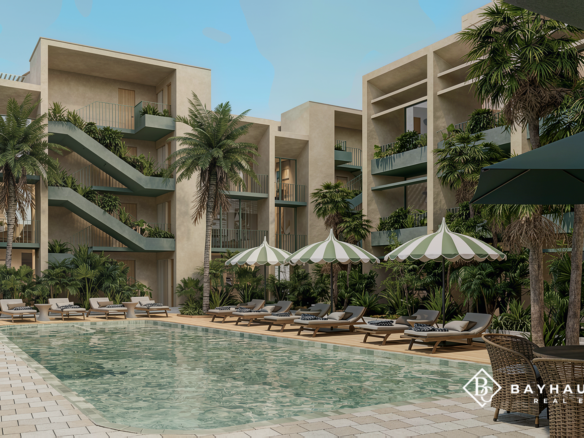 Washington Gardens communal swimming pool and tropical courtyard in Noord, Aruba