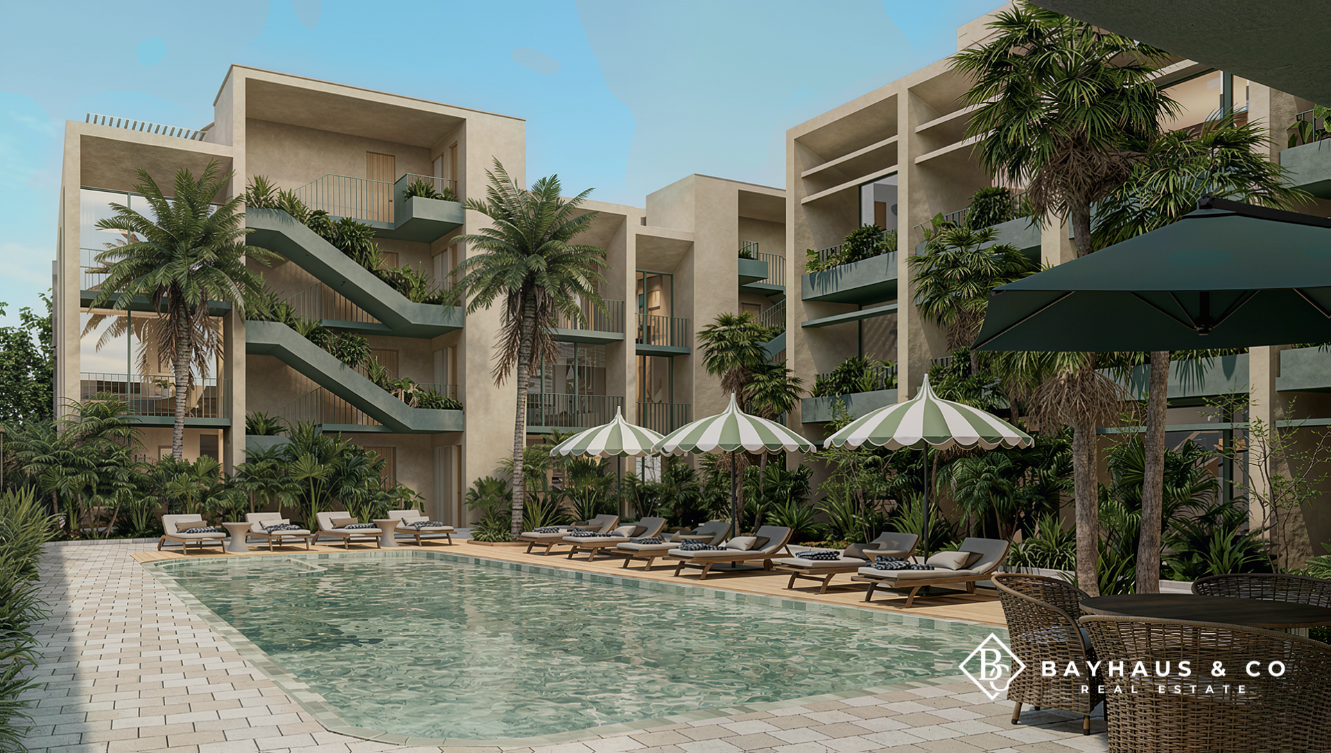 Washington Gardens communal swimming pool and tropical courtyard in Noord, Aruba